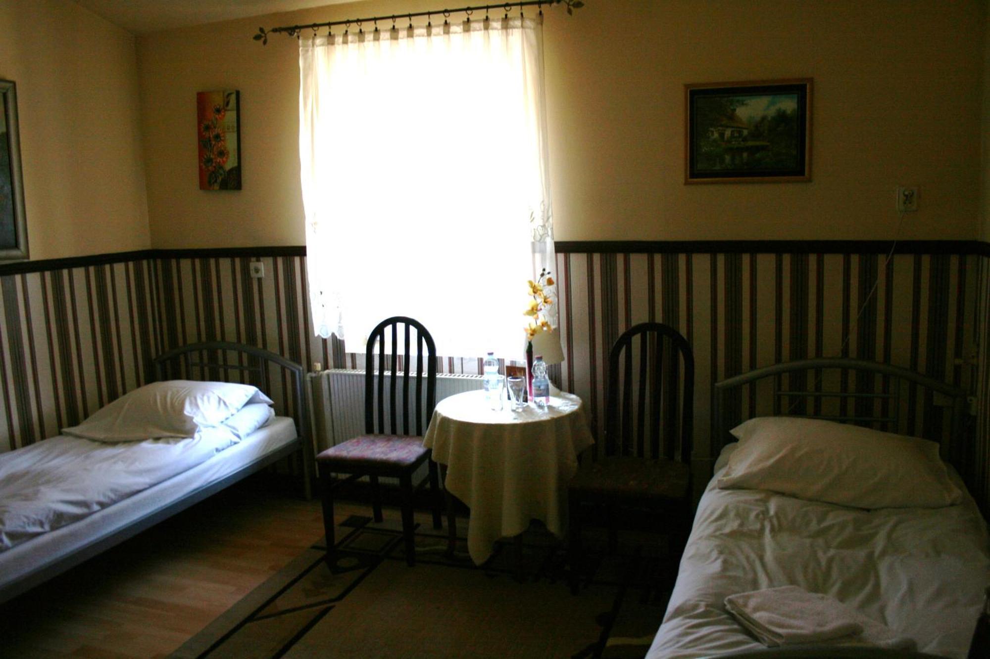 Hotel Komfort Inn - Dwór Hubertus Piekary Śląskie Rom bilde