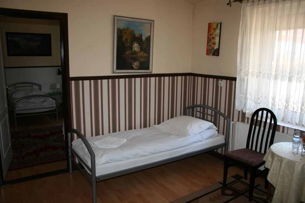 Hotel Komfort Inn - Dwór Hubertus Piekary Śląskie Rom bilde