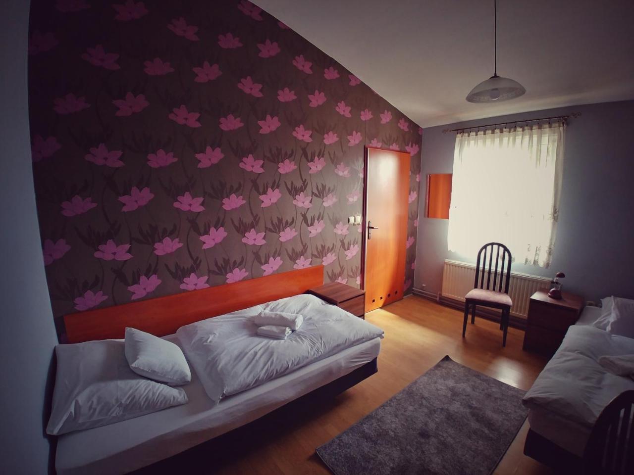 Hotel Komfort Inn - Dwór Hubertus Piekary Śląskie Eksteriør bilde